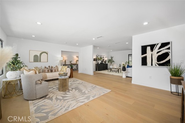 Image 4 of 68 For 3209 Lakeknoll Drive