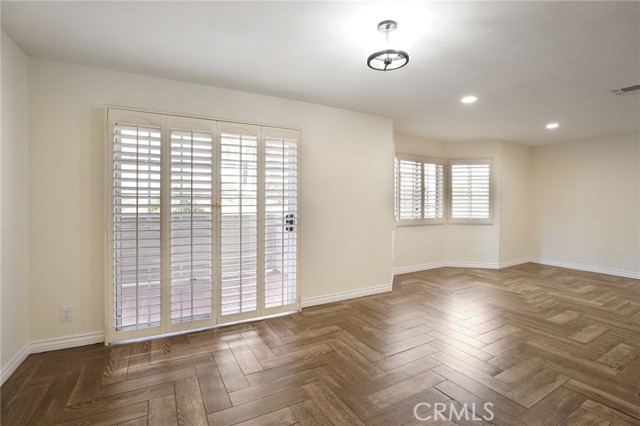 Detail Gallery Image 14 of 45 For 11300 Foothill Blvd #97,  Sylmar,  CA 91342 - 3 Beds | 2/1 Baths