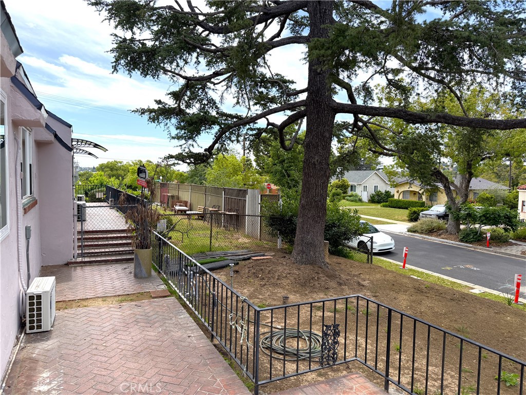 https://media.crmls.org/medias/648f2e93-ac83-402a-b0e1-cb3442825e66.jpg?preset=X-Large