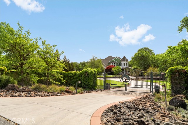 Detail Gallery Image 2 of 75 For 168 Donald Dr, Chico,  CA 95973 - 5 Beds | 4/1 Baths