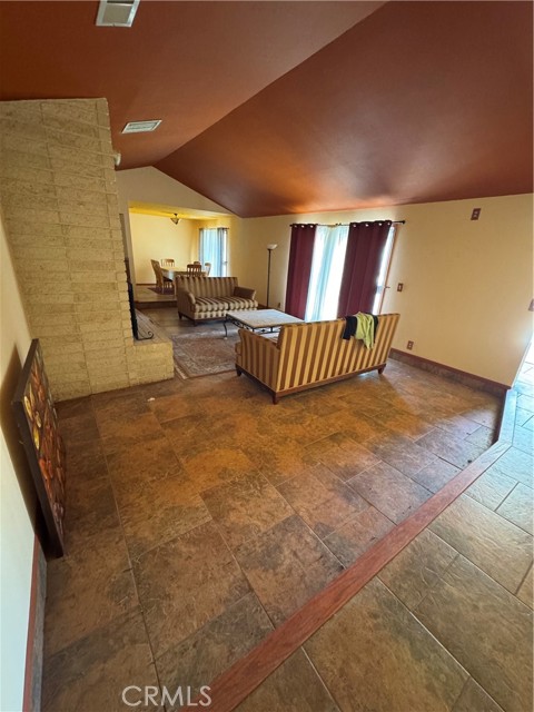 4530 W Ridgecrest Blvd, Ridgecrest CA: https://media.crmls.org/medias/648fb9dd-57cd-4660-be3d-b4fafccecc14.jpg