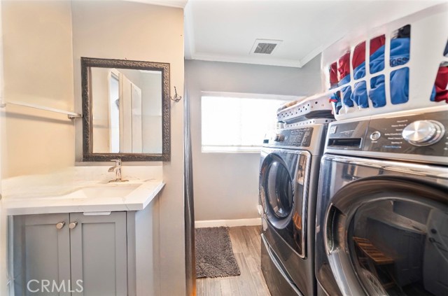 6246 Knox Avenue, Fontana CA: https://media.crmls.org/medias/64919459-7329-4be4-9c62-e73d9fb196b2.jpg