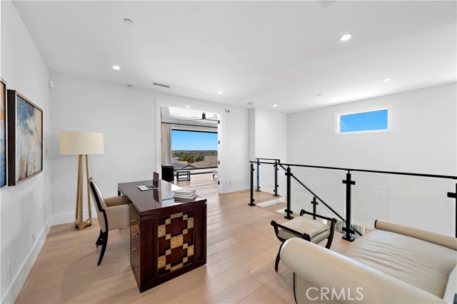 Detail Gallery Image 31 of 40 For 2507 Alta Vista Dr, Newport Beach,  CA 92660 - 5 Beds | 4/1 Baths