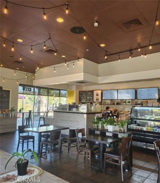 0, Norwalk CA: https://media.crmls.org/medias/649228e6-be13-47f4-927d-827b4cb301a3.jpg