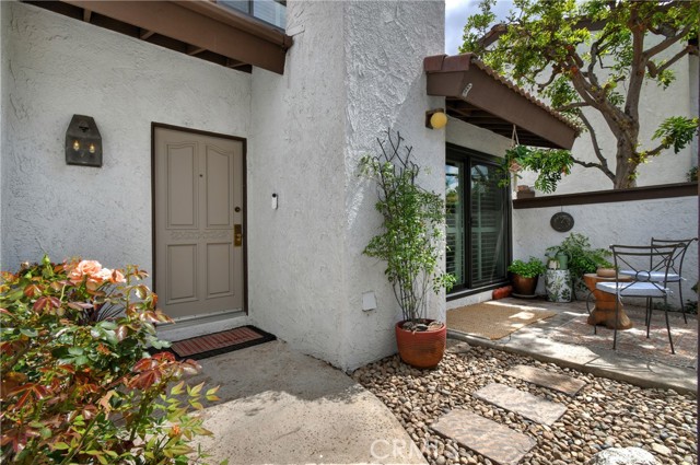 Detail Gallery Image 4 of 64 For 6265 Canoga #53,  Woodland Hills,  CA 91367 - 2 Beds | 2/1 Baths