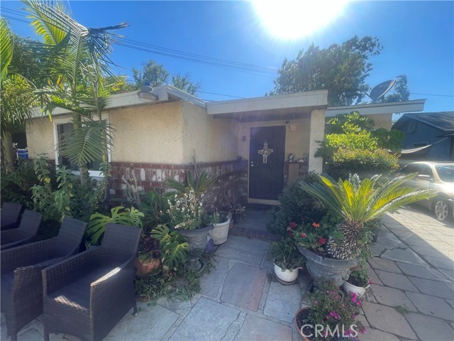 7751 Arvilla Avenue, Sun Valley CA: https://media.crmls.org/medias/649292fd-96b7-4ef4-804c-23643865eddc.jpg