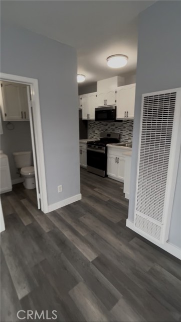 1032 S Normandie Avenue, Los Angeles CA: https://media.crmls.org/medias/6492cb34-ba2f-4e9c-a30c-8adc94ff5c0d.jpg