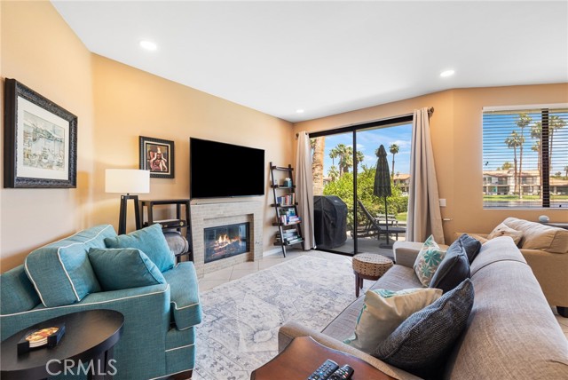 55108 Firestone, La Quinta CA: https://media.crmls.org/medias/6493b91e-038d-45f8-acfe-78d175b18ec8.jpg