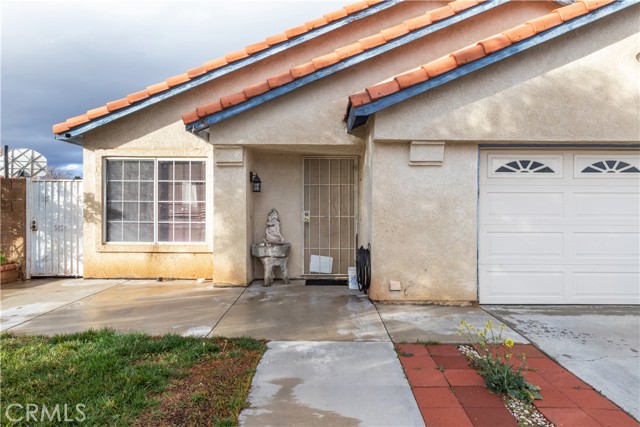 Detail Gallery Image 2 of 27 For 4035 Triton Dr, Palmdale,  CA 93552 - 3 Beds | 2 Baths