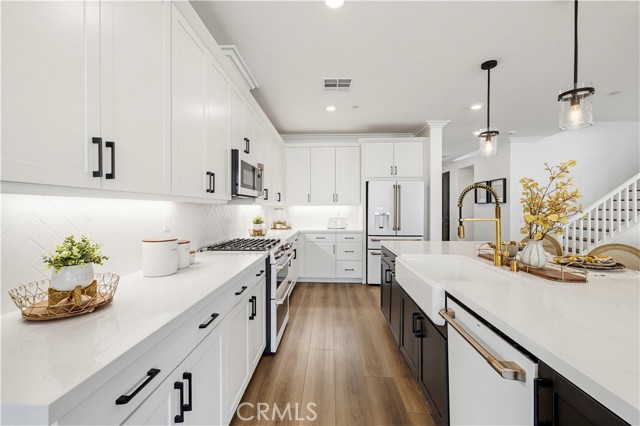 Detail Gallery Image 19 of 74 For 28445 Sunny Ridge Terrace, Castaic,  CA 91384 - 4 Beds | 3/1 Baths