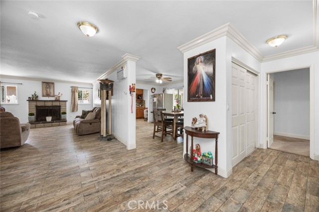 Detail Gallery Image 4 of 31 For 7172 Hayes Cir, Buena Park,  CA 90620 - 3 Beds | 2 Baths