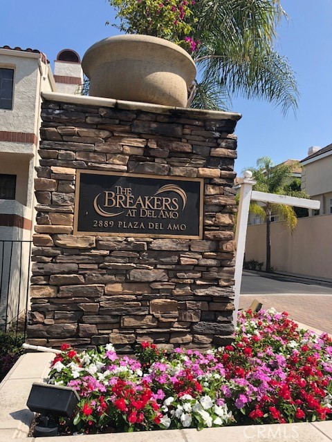 Detail Gallery Image 3 of 22 For 2889 Plaza Del Amo #502,  Torrance,  CA 90503 - 4 Beds | 3 Baths