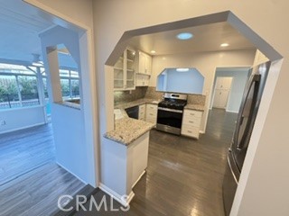 6372 Zelzah photo 8
