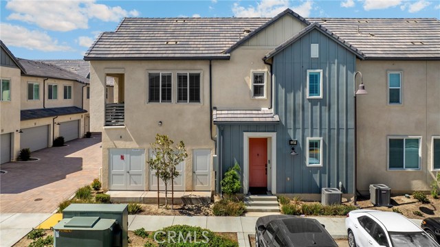 3645 E Delight Paseo, Ontario CA: https://media.crmls.org/medias/64963e12-a85b-4de6-a048-8b8ff5412212.jpg