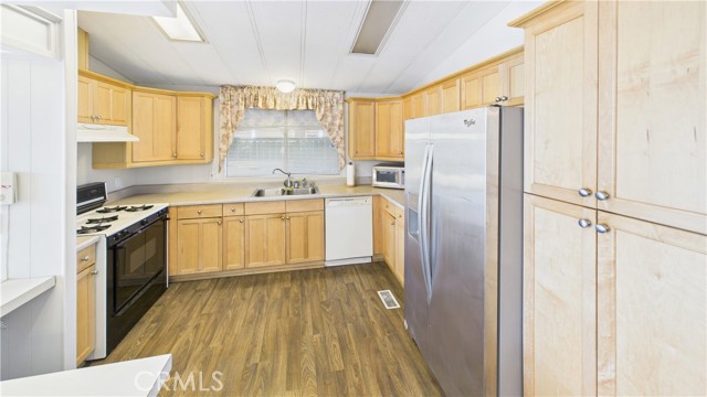 Detail Gallery Image 7 of 21 For 1550 Rimpau Ave #39,  Corona,  CA 92881 - 2 Beds | 2 Baths