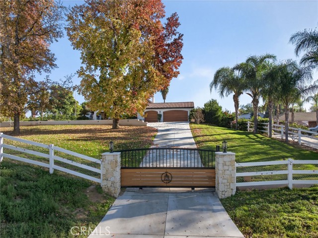 Detail Gallery Image 5 of 62 For 9120 Cleveland, Riverside,  CA 92503 - 5 Beds | 3/1 Baths