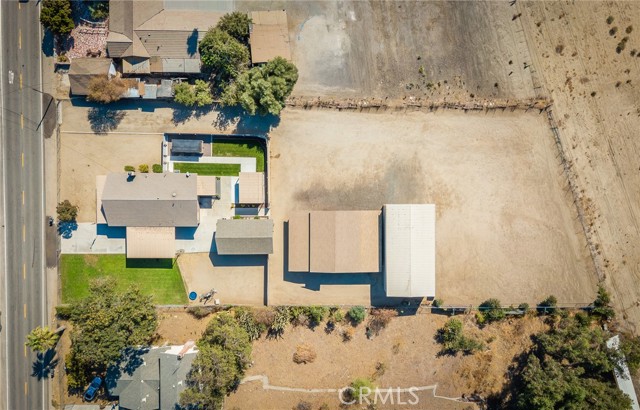 19585 Jurupa Avenue, Bloomington CA: https://media.crmls.org/medias/6498eaf8-9e54-4539-be44-bf5a3b025165.jpg