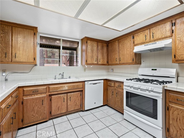 Detail Gallery Image 8 of 39 For 1725 Linnet, Wrightwood,  CA 92397 - 3 Beds | 2 Baths