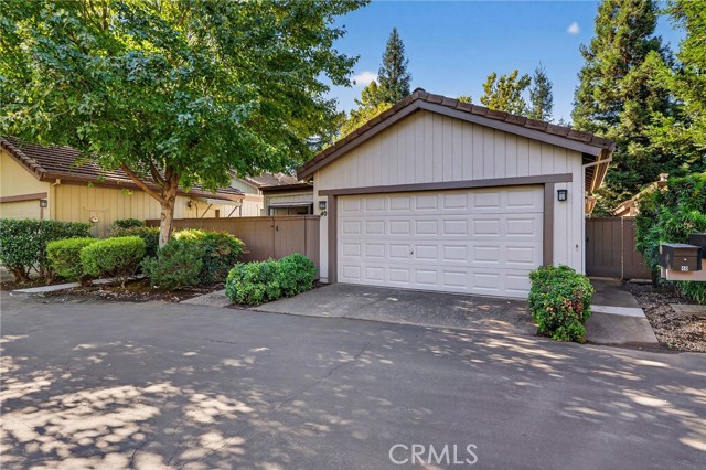 40 Pebblewood Pines Drive, Chico CA: https://media.crmls.org/medias/64992413-60e2-4d0b-b381-9d4d1e96b025.jpg