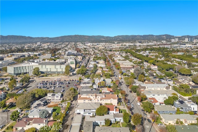 Detail Gallery Image 14 of 25 For 2332 20th St, Santa Monica,  CA 90405 - – Beds | – Baths