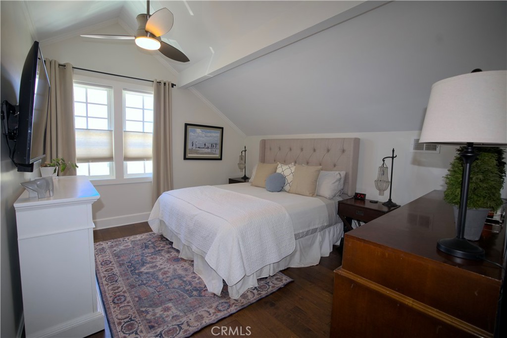 MLS #OC25164234 img 46