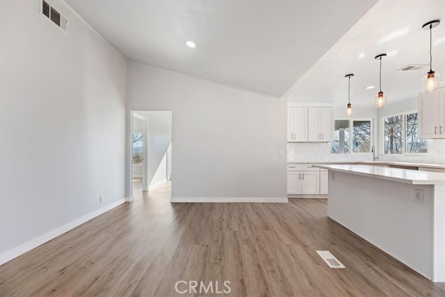 60500 Indian Paint Brush Road, Anza CA: https://media.crmls.org/medias/6499e13e-ee2c-4d42-870b-6c77d9dd0ef9.jpg