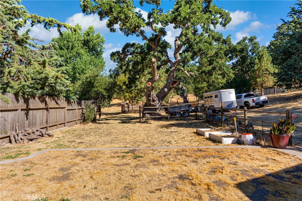 https://media.crmls.org/medias/649a0d6b-e415-4d5a-b58a-49d704282e1c.jpg?preset=X-Large