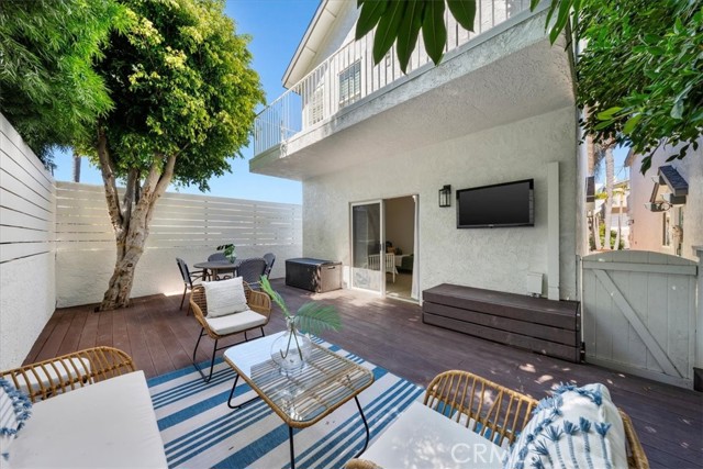 Detail Gallery Image 22 of 29 For 1721 Goodman Ave, Redondo Beach,  CA 90278 - 3 Beds | 2/1 Baths