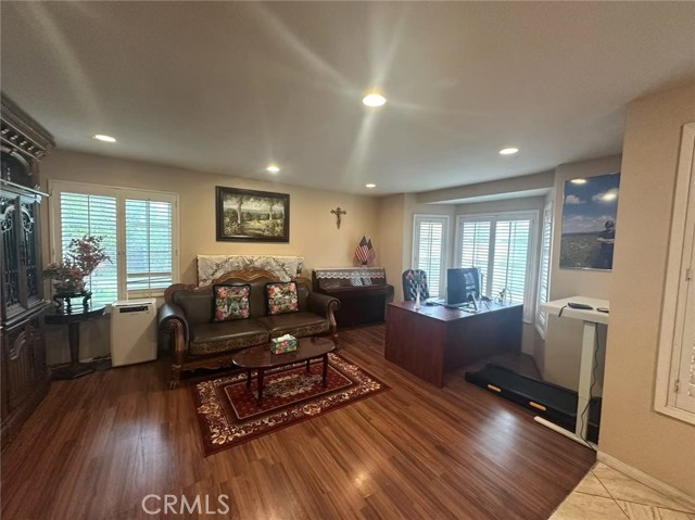 Detail Gallery Image 6 of 11 For 7929 Bolton Ave, Riverside,  CA 92503 - 4 Beds | 2 Baths