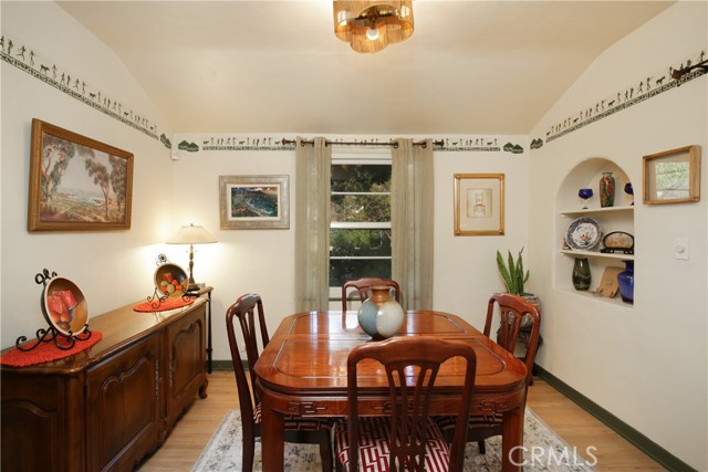 404 N Vinedo Avenue, Pasadena CA: https://media.crmls.org/medias/649a691c-b0ca-4575-aa58-e23c42794386.jpg