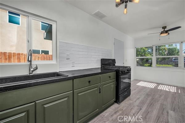 Detail Gallery Image 8 of 12 For 17503 Kingsbury, Granada Hills,  CA 91344 - 2 Beds | 1 Baths