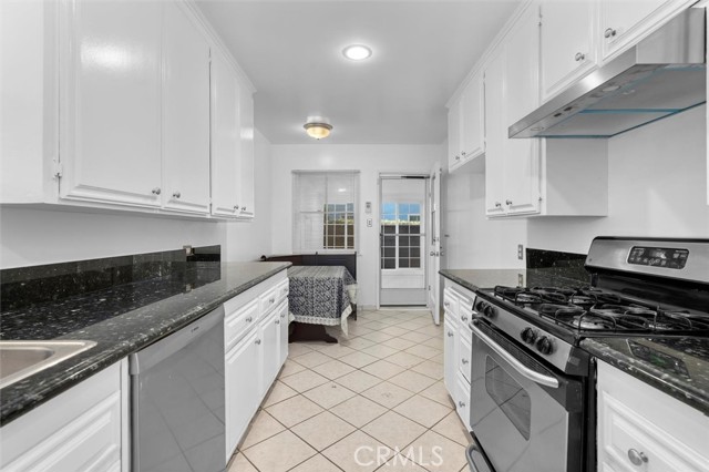 Detail Gallery Image 10 of 25 For 21601 Palos Verdes Bld, Torrance,  CA 90503 - 4 Beds | 3 Baths