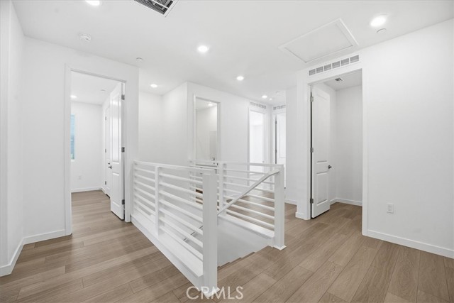 Detail Gallery Image 13 of 33 For 2378 Channel Drive #105,  Ventura,  CA 93003 - 4 Beds | 2/1 Baths