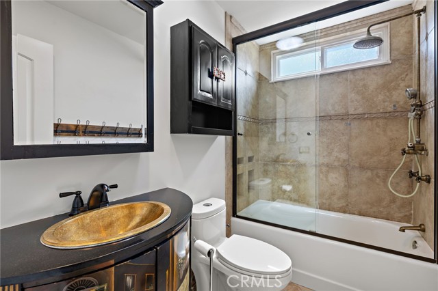 26762 Via Zaragosa, Mission Viejo CA: https://media.crmls.org/medias/649baf38-7def-4cee-890e-9d11180cd67a.jpg