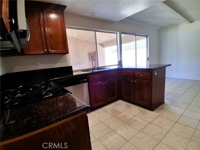 Detail Gallery Image 8 of 15 For 1467 Winston Ct, Upland,  CA 91786 - 4 Beds | 2 Baths