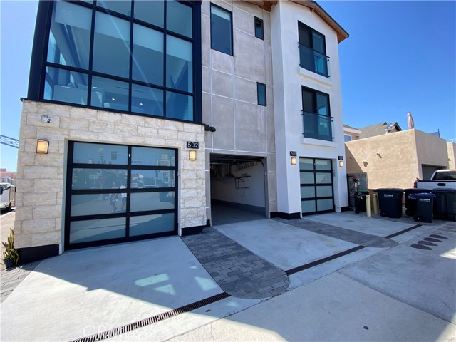 500 E Balboa Boulevard, Newport Beach CA: https://media.crmls.org/medias/649d420e-9c23-4a4a-bd7b-c6ec7b0b2fd7.jpg