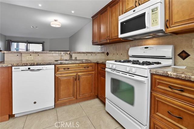 Detail Gallery Image 5 of 23 For 376 Hawaii, Placentia,  CA 92870 - 2 Beds | 1/1 Baths