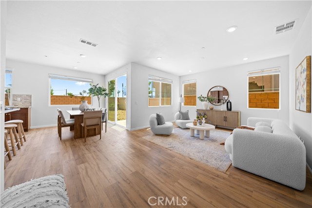 Image 5 of 50 For 7027 Avignon Drive