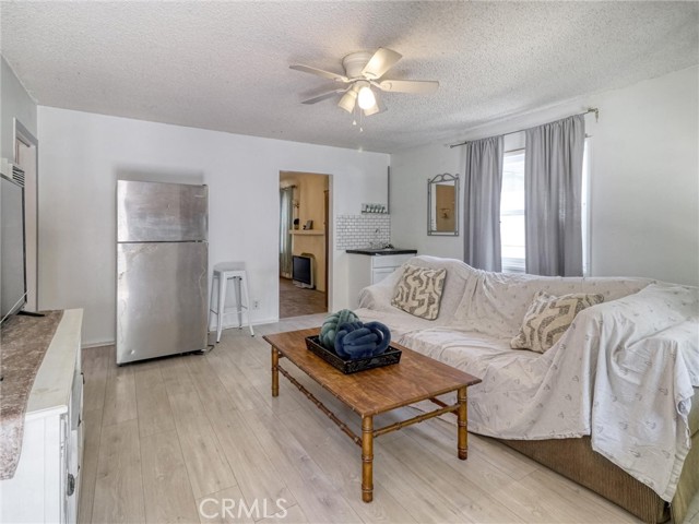 Detail Gallery Image 4 of 19 For 430 2nd, San Pedro,  CA 90731 - 3 Beds | 2 Baths