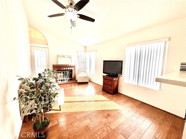 Detail Gallery Image 5 of 26 For 12709 Gaines, Victorville,  CA 92392 - 3 Beds | 2 Baths