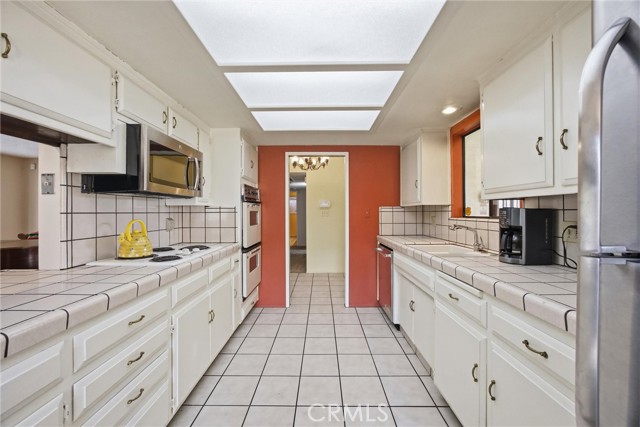 Detail Gallery Image 16 of 35 For 1807 Manning, Bakersfield,  CA 93309 - 3 Beds | 2 Baths