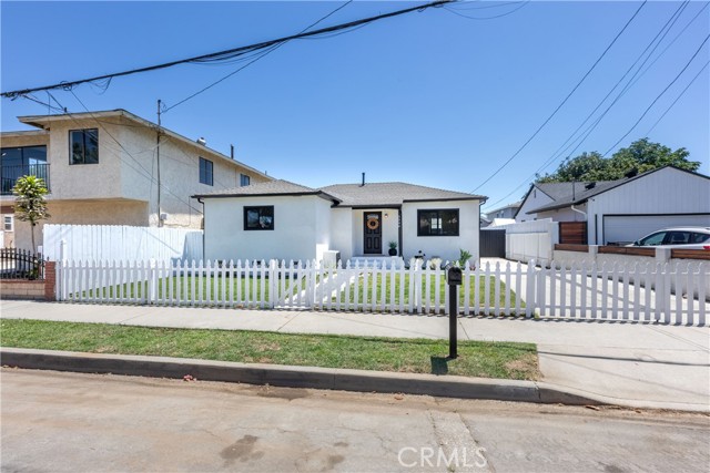 Detail Gallery Image 3 of 64 For 3240 Pacific Ave, Long Beach,  CA 90807 - 4 Beds | 3 Baths