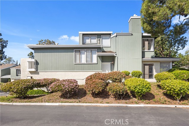 Detail Gallery Image 2 of 31 For 3437 Pinebrook, Costa Mesa,  CA 92626 - 3 Beds | 2 Baths