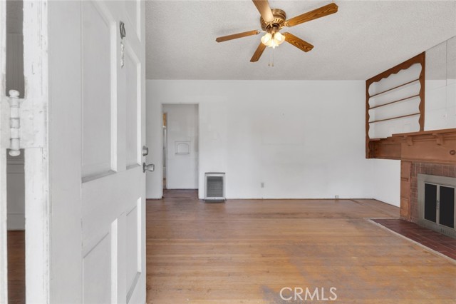 6252 Camellia Avenue, North Hollywood CA: https://media.crmls.org/medias/64a1641f-ce0b-43c9-85f2-80cc3c6b1ea9.jpg