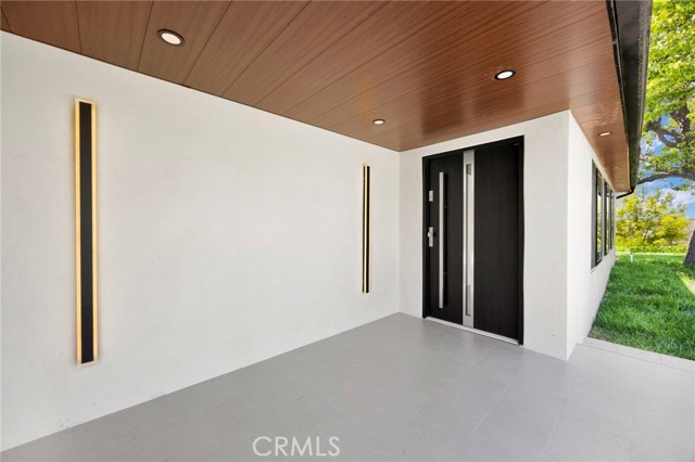 20101 Greenbriar Drive, Tarzana CA: https://media.crmls.org/medias/64a19365-1c23-4583-90d5-fd235e6e6187.jpg