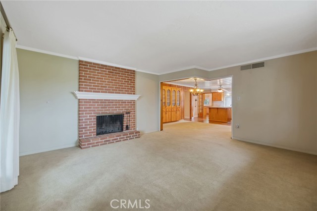 Detail Gallery Image 8 of 69 For 1714 N Blythe, Fresno,  CA 93722 - 3 Beds | 2 Baths