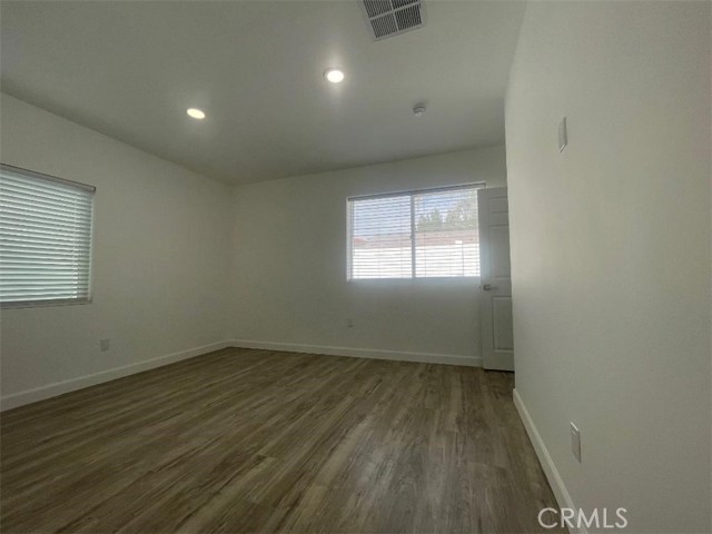 Detail Gallery Image 7 of 17 For 4914 Hesperia, Encino,  CA 91316 - 2 Beds | 2 Baths