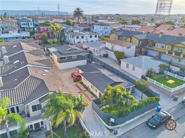 Detail Gallery Image 1 of 1 For 2520 Gates Ave #B,  Redondo Beach,  CA 90278 - 3 Beds | 2 Baths