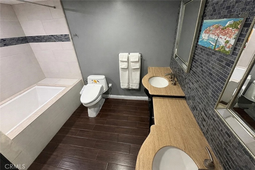 https://media.crmls.org/medias/64a3575d-7b02-4e44-8ded-d1e2ac1ef483.jpg?preset=X-Large