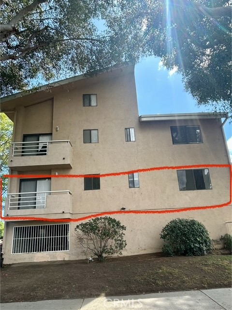 Detail Gallery Image 4 of 32 For 5821 Sylmar Ave #4,  Van Nuys,  CA 91401 - 2 Beds | 2 Baths